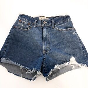 Abercrombie Curve Love High Rise 4” Mom Short
